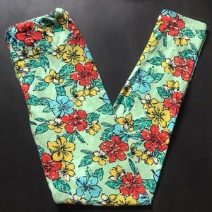 LuLaRoe light green Hawaiian-flower leggings